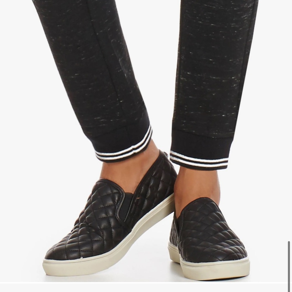 Steve Madden Ecentrcq Black Quilted Slip-on Flats